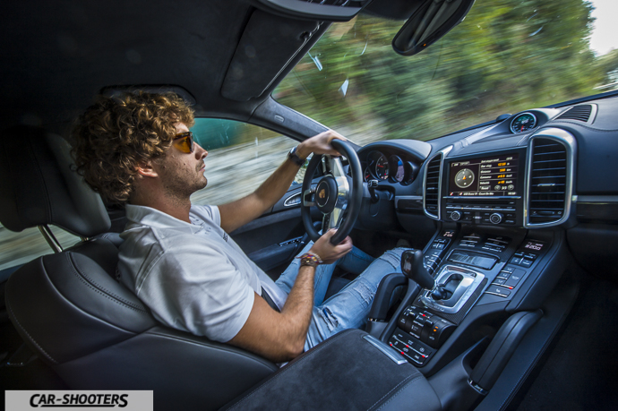 Interni Cayenne GTS con dashboard in evidenza