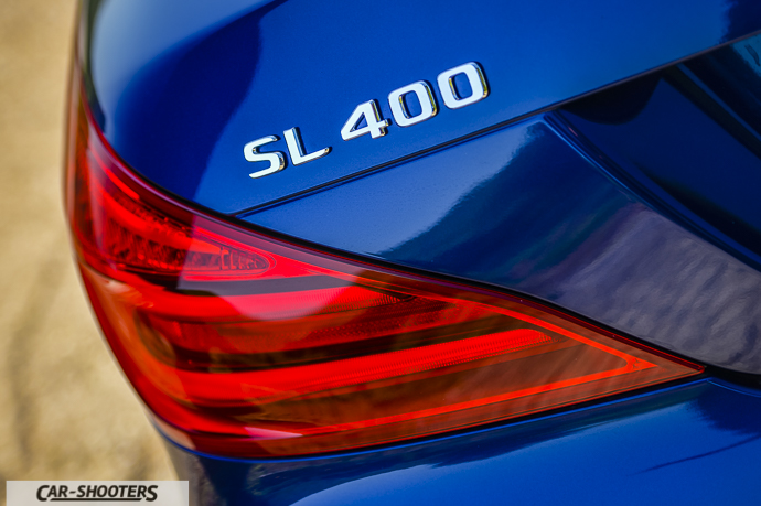 Mercedes-Benz SL400 dettaglio logo posteriore