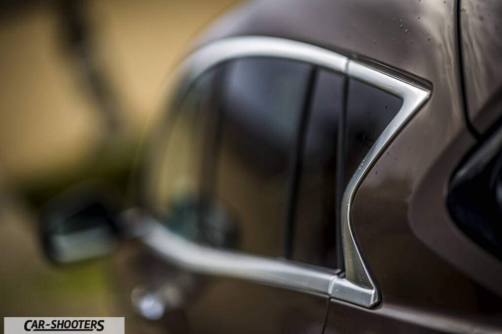 Infiniti Q30 – detail, window trim close-up