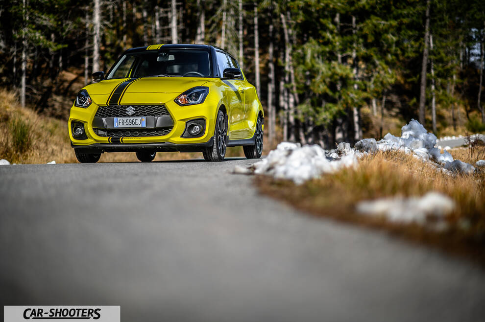 Suzuki Swift Sport – front three-quarter, yellow on a country road