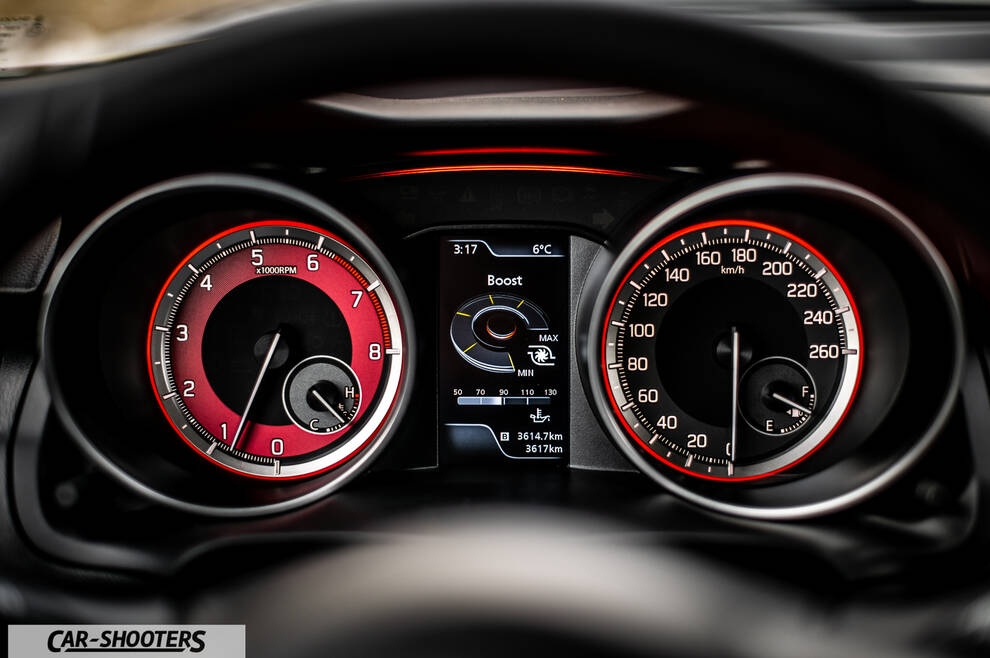 Suzuki Swift Sport – dashboard, digital instrument cluster