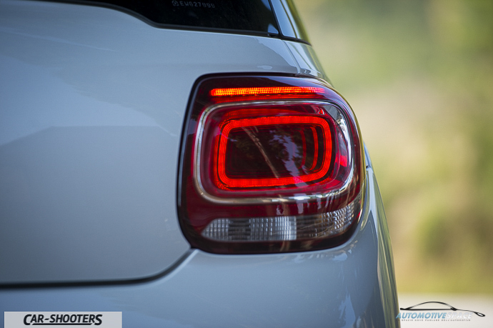 i fari led 3d posteriori della citroen ds3