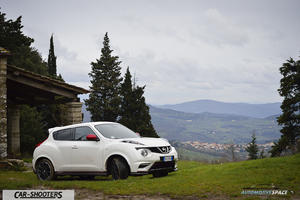 nissan juke nismo fuoristrada vicino monte morello