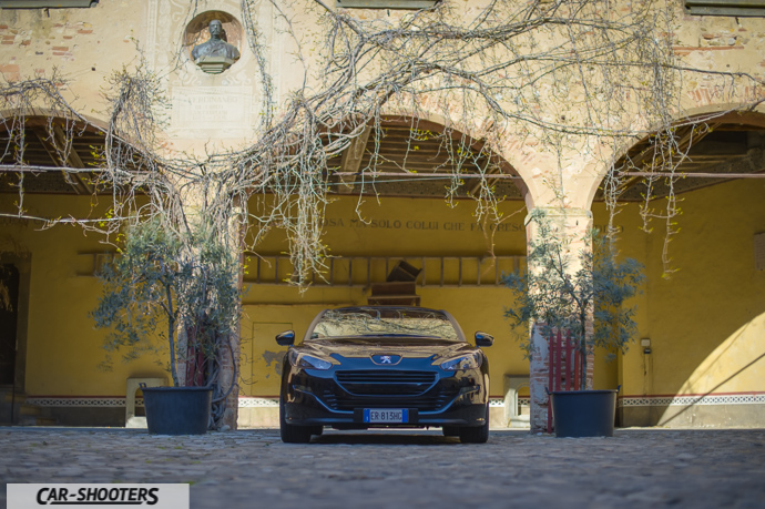 le logge del castello di poppiano e peugeot rcz