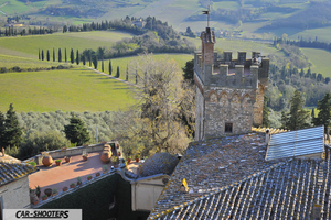 particolare del castello di poppiano dalla torre
