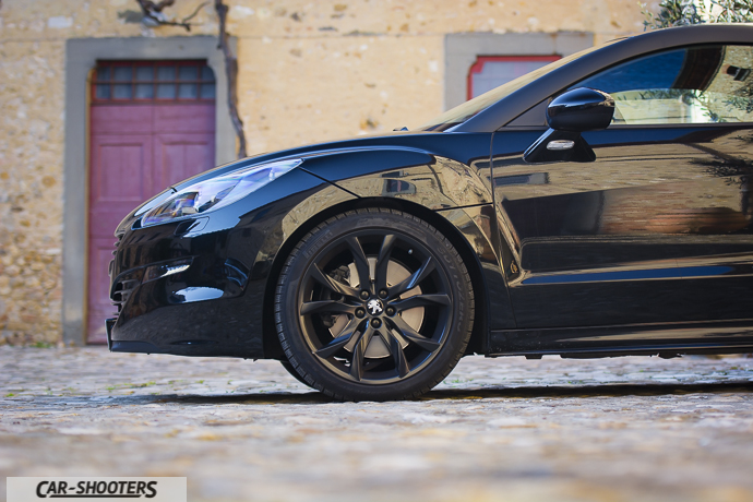 dettaglio anteriore peugeot rcz thp 200