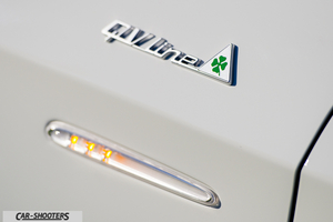 Alfa Romeo Giulietta dettaglio logo qv line