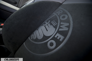Alfa Romeo Giulietta dettaglio logo sedile