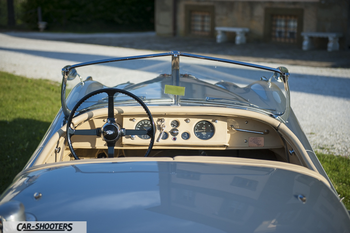 Jaguar XK120 abitacolo