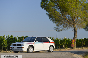 Lancia Delta HF Integrale Martini 5 – front three-quarter, white on a country road