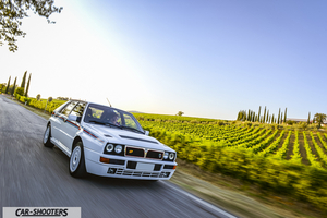 Lancia Delta HF Integrale Martini 5 – front three-quarter, white on a country road