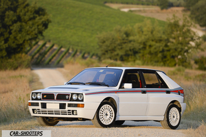 Lancia Delta HF Integrale Martini 5 – front three-quarter, white on a country road