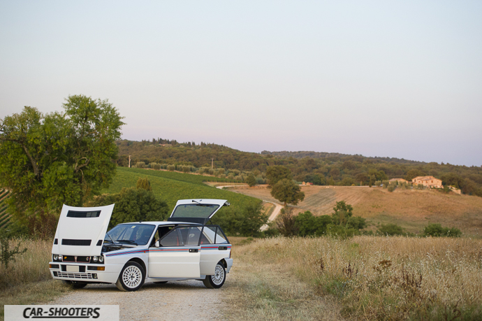 Lancia Delta HF Integrale Martini 5 – front three-quarter, white on a country road