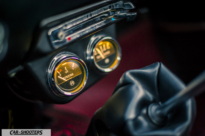 Alfa Romeo Giulia GT Junior dettaglio indicatori illuminati interni