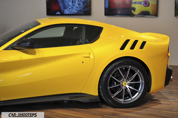 particolare ferrari f12 tdf