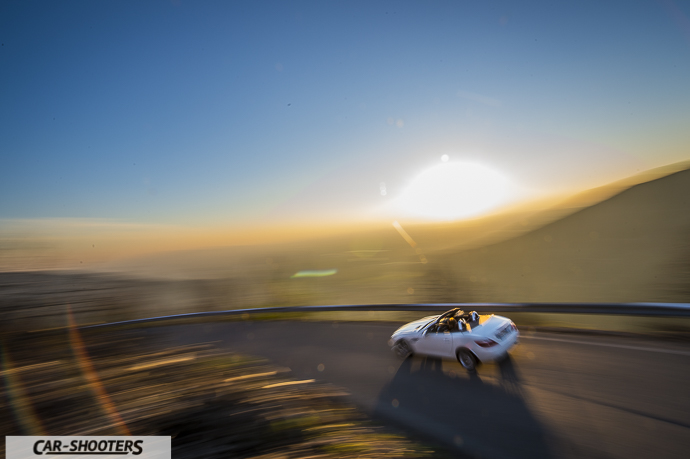 Mercedes SLK panning a tempo molto basso con grandangolo