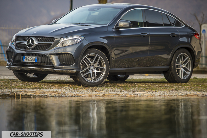 Tre quarti frontale Mercedes-Benz GLE Coupé 4MATIC