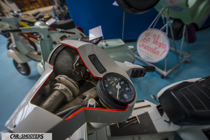 Dettaglio spaccato manubrio Vespa