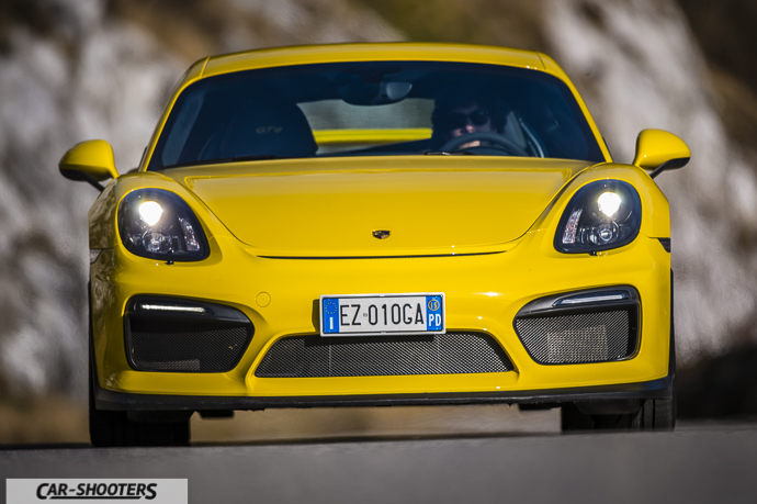Porsche Cayman GT4 frontale