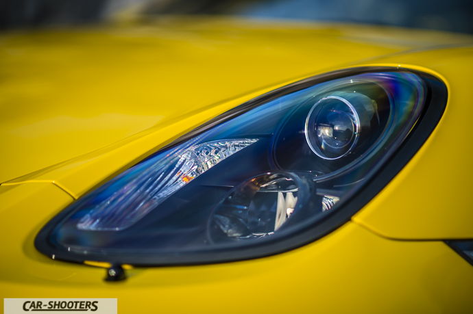 Porsche Cayman GT4 dettaglio faro anteriore