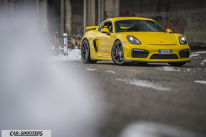 Porsche Cayman GT4