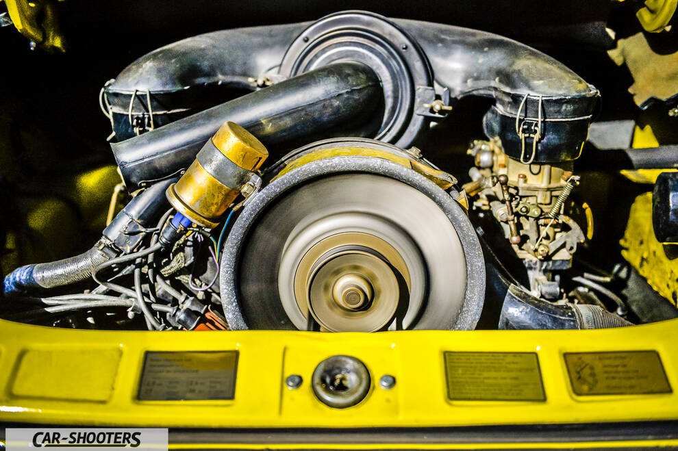 Porsche 911 Targa Storica – engine bay, classic air-cooled engine bay
