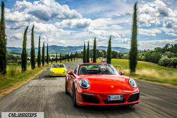 Porsche 911 Targa Storica – front three-quarter, red on a country road
