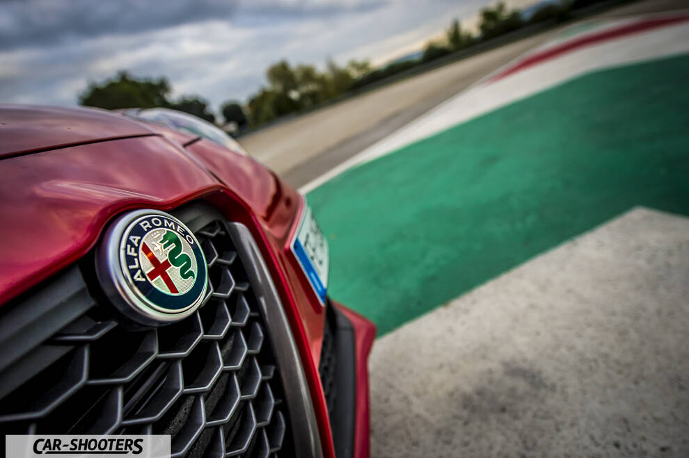 Alfa Romeo Mito Veloce Imola Mugello – detail, grille badge close-up