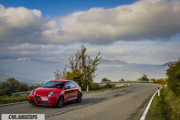 Alfa Romeo Mito Veloce Imola Mugello – front three-quarter, red on a country road
