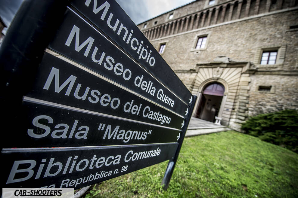 Alfa Romeo Mito Veloce Imola Mugello – detail, historic building sign