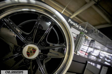 Porsche – detail, alloy wheel close-up