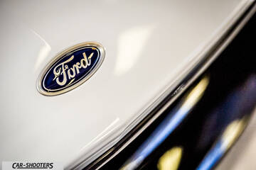 detail, ford badge close-up