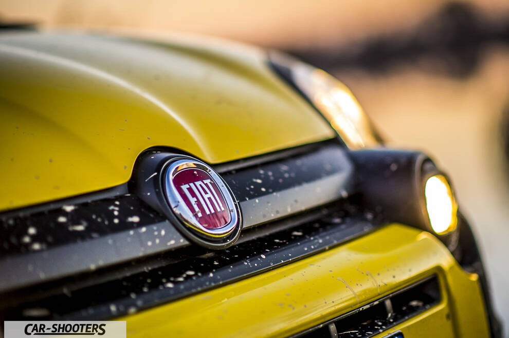 Fiat Panda 4X4 Cross – detail, front badge close-up