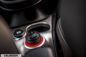 Fiat Panda 4X4 Cross – detail, center console control knob close-up