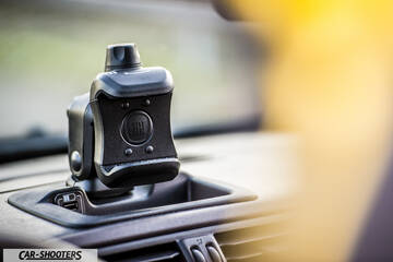 Fiat Panda 4X4 Cross – detail, dashboard phone mount close-up