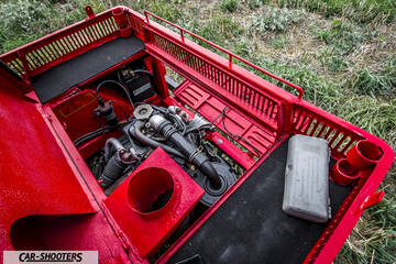 Fiat Super Scoiattolo – engine bay, in an engine compartment
