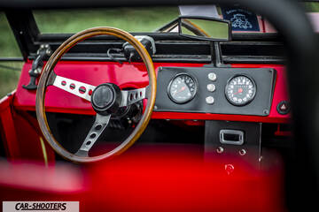 Fiat Super Scoiattolo – dashboard, wooden steering wheel