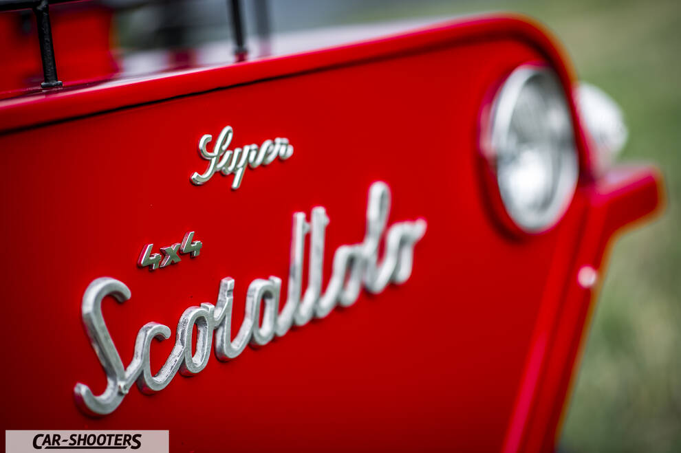 Fiat Super Scoiattolo – detail, emblem and headlight close-up