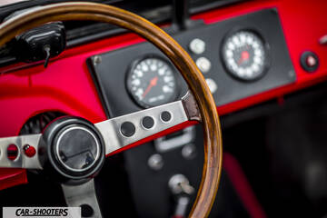 Fiat Super Scoiattolo – dashboard, wooden steering wheel