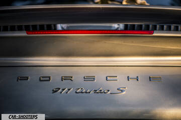 Porsche 911 Turbo S – detail, rear badge close-up