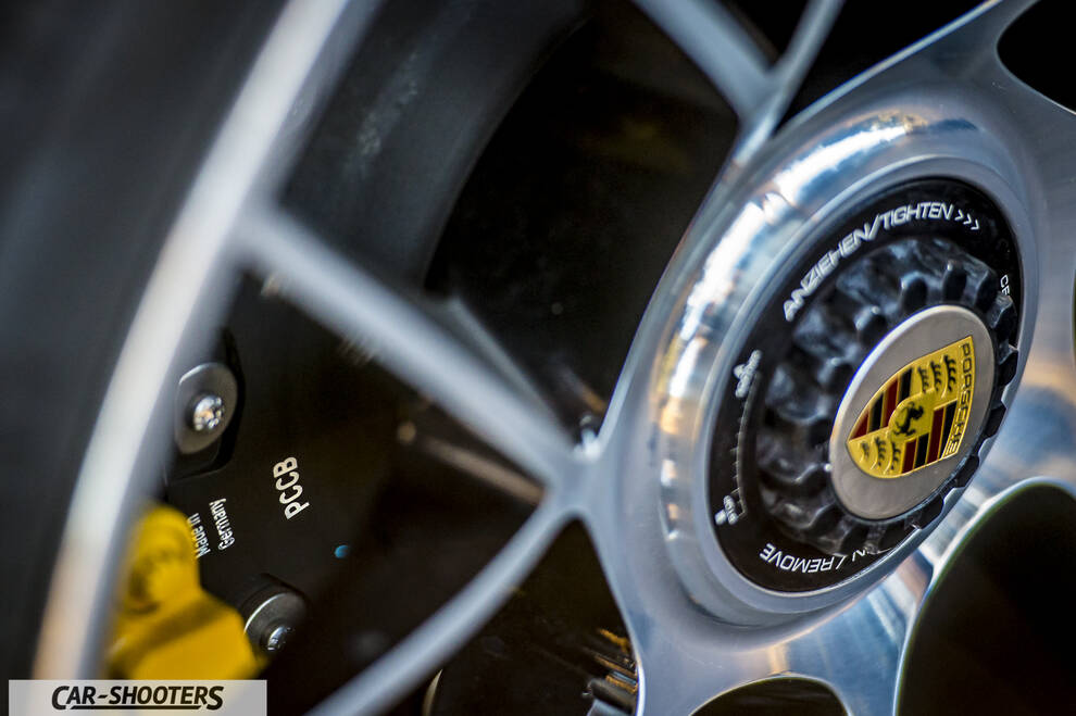 Porsche 911 Turbo S – detail, alloy wheel close-up