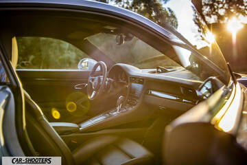 Porsche 911 Turbo S – interior, leather front seats