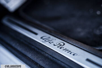 Alfa Romeo Giulietta Veloce – detail, door sill plate close-up