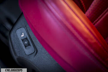 Alfa Romeo Giulietta Veloce – detail, heated seat control switch