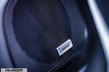 Alfa Romeo Giulietta Veloce – detail, bose speaker grille close-up