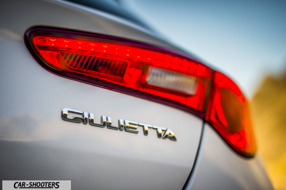 Alfa Romeo Giulietta Veloce – detail, taillight and badge close-up