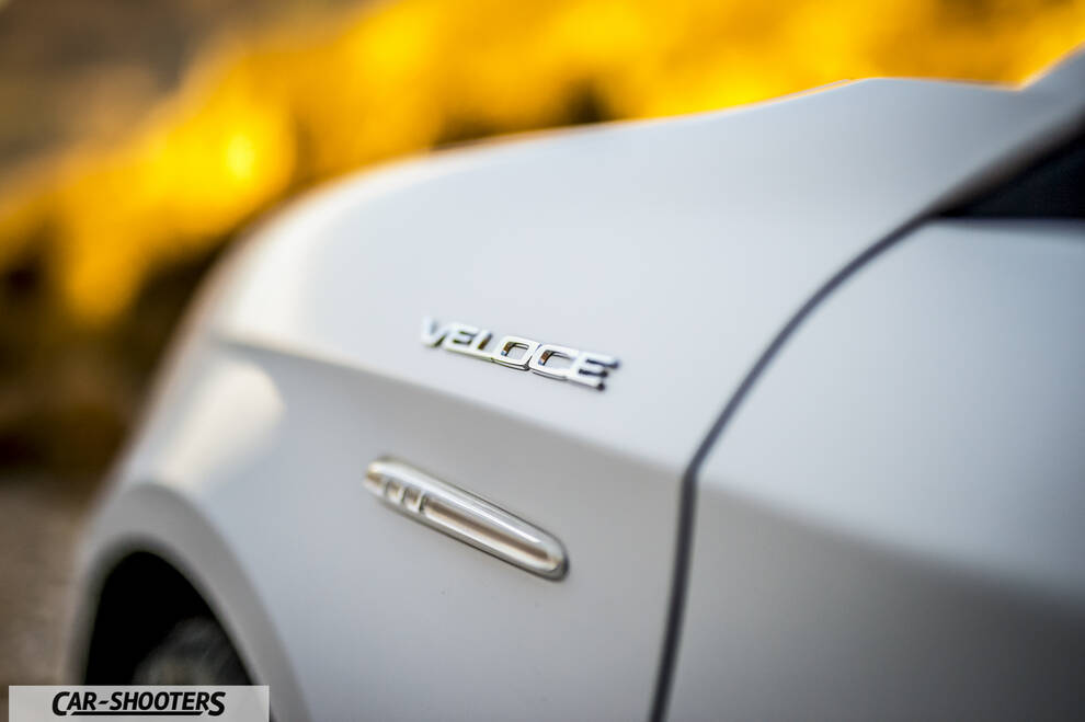 Alfa Romeo Giulietta Veloce – detail, fender badge close-up