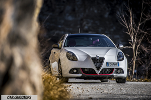 Alfa Romeo Giulietta Veloce – front three-quarter, white on a country road
