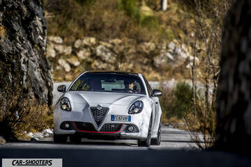 Alfa Romeo Giulietta Veloce – front three-quarter, white on a country road