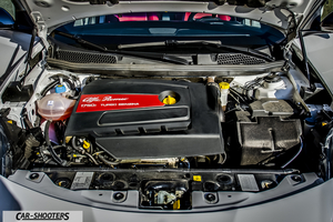 Alfa Romeo Giulietta Veloce – engine bay, open engine bay